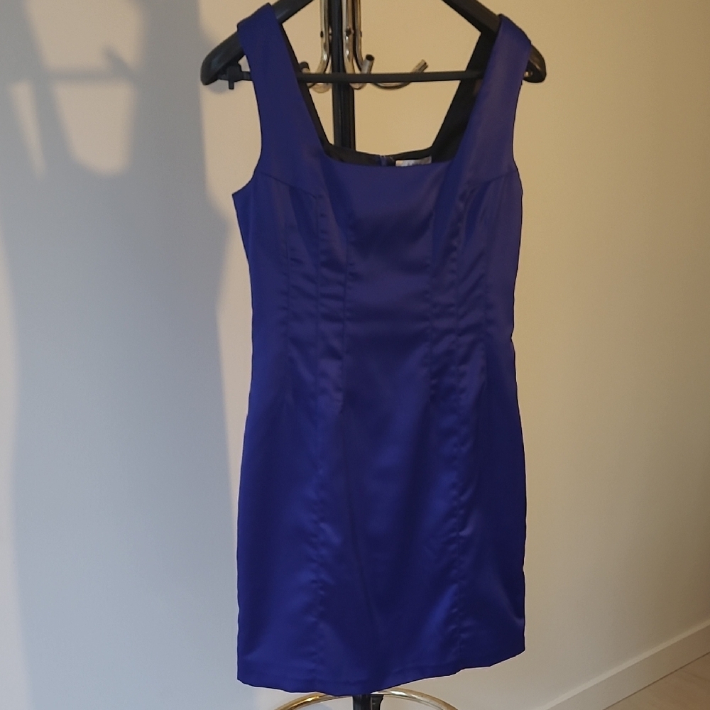 Elegant Blue Sleeveless Dress